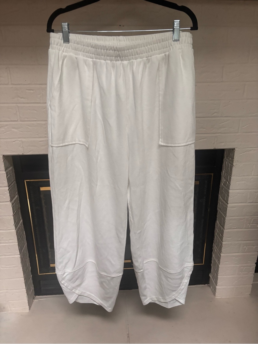 Amazon White Women's Cropped Wide-Leg Lounge Pants